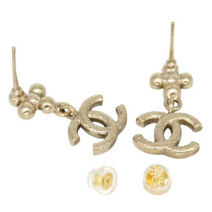 CHANEL
B23A COCO CC ライトゴールドカラーメタル
ココマーク ストラス スウィング ピアス