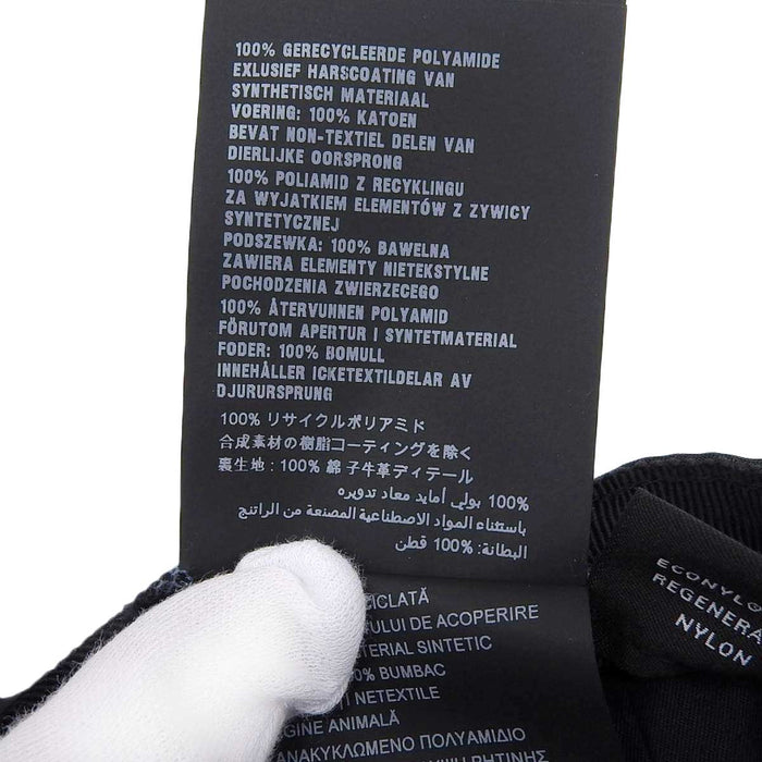 PRADA
三角プレート リサイクルナイロン
トライアングルロゴ RE-NYLON ベースボール キャップ