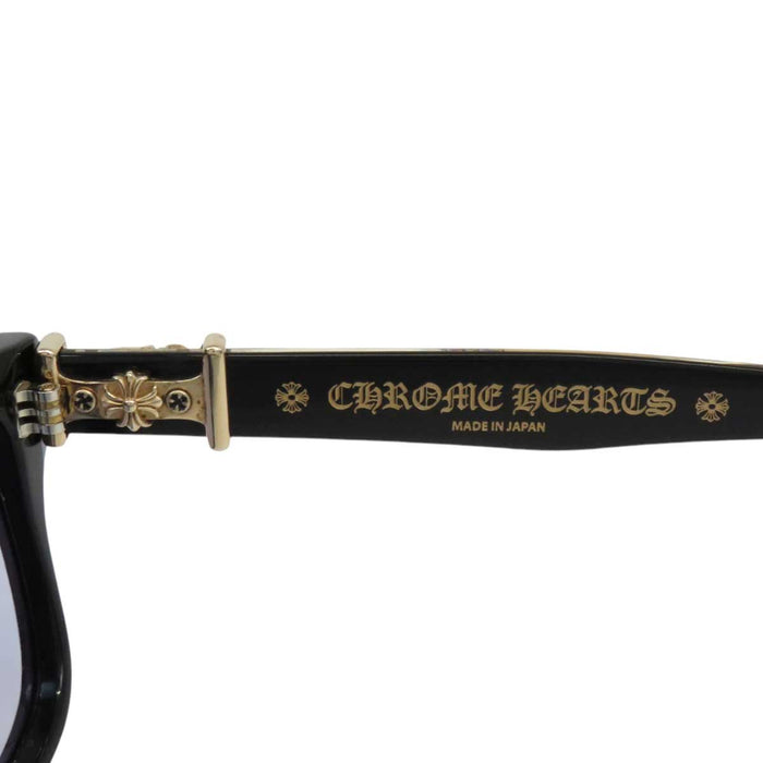 CHROME HEARTS
ダガーテンプル ウェリントン サングラス CH クロス
VAGILLIONAIRE II ダガー カラーレンズ サングラス