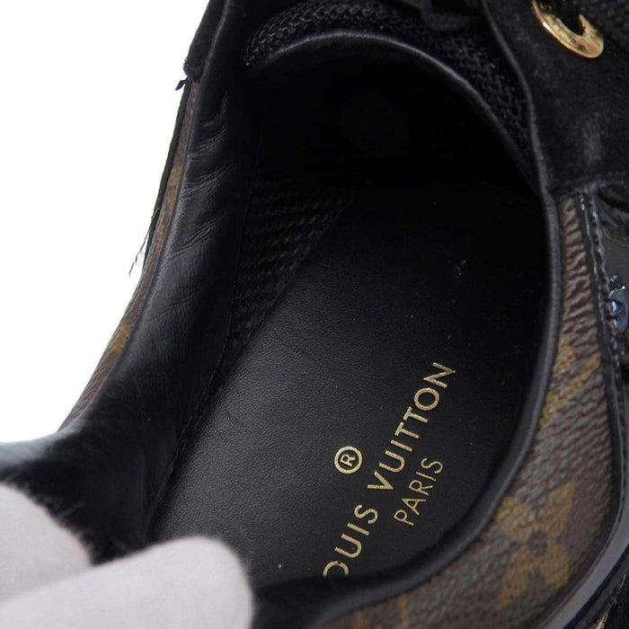 LOUIS VUITTON
LVサークル ロゴ パテント レザー スウェード
ランアウェイ ライン スニーカー
モノグラム