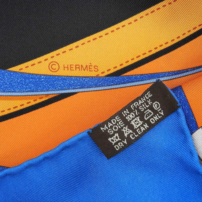 HERMES
シルク 大判 リボンモチーフ
カレ 90 LA PRONENADE DU MATIN 朝の散歩 スカーフ