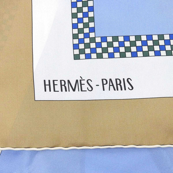 HERMES
カレ140 シルク
カレジェアン フランス式馬具のシークエンス ショール
HARNAIS FRANCAIS EN SEQUENCES