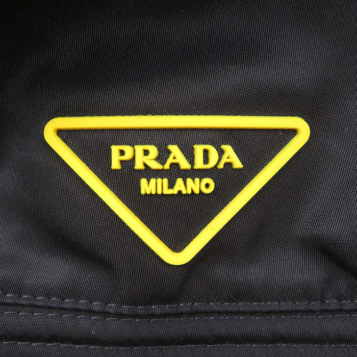 PRADA 
帽子 
トライアングルロゴ ナイロン バケットハット