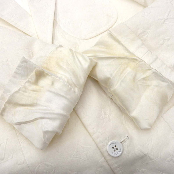 LOUIS VUITTON 
LV RM232Q LGY HPJ42E エンボス加工 
モノグラム コットン ナポリターナ ジャケット