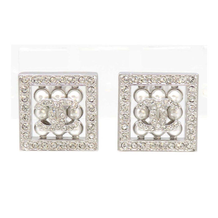 CHANEL 
C24S COCO CC ラインストーン シルバーカラーメタル 
ココマーク スクエア ビジュー レジンパール ピアス