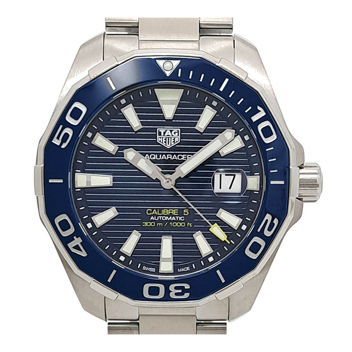 泰格豪雅 
Aquaracer Caliber 5 日期顯示 
附有保固卡的盒子