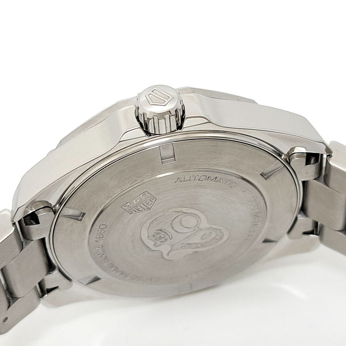 泰格豪雅 
Aquaracer Caliber 5 日期顯示 
附有保固卡的盒子
