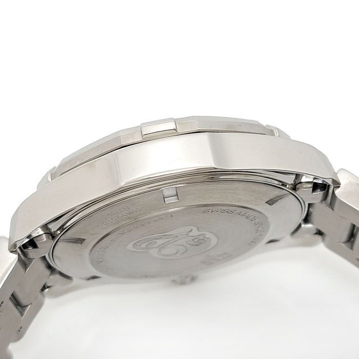 泰格豪雅 
Aquaracer Caliber 5 日期顯示 
附有保固卡的盒子