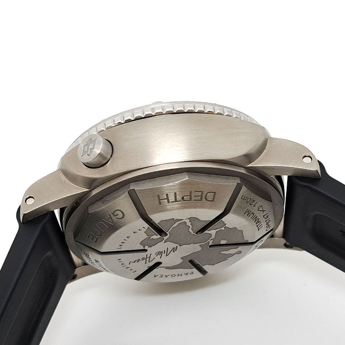 OFFICINE PANERAI 
Luminor Submersible 1950 Depth Gauge 
Scatola con garanzia