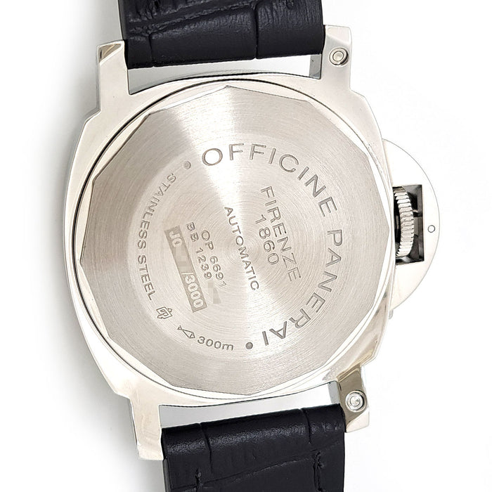 OFFICINE PANERAI 
Luminor GMT Date 
With box and warranty card