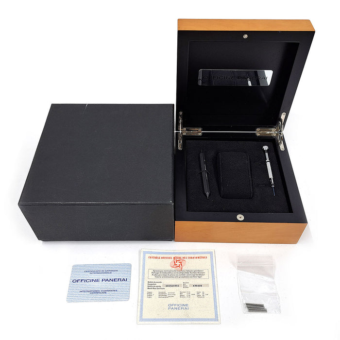 OFFICINE PANERAI 
Luminor GMT Date 
With box and warranty card