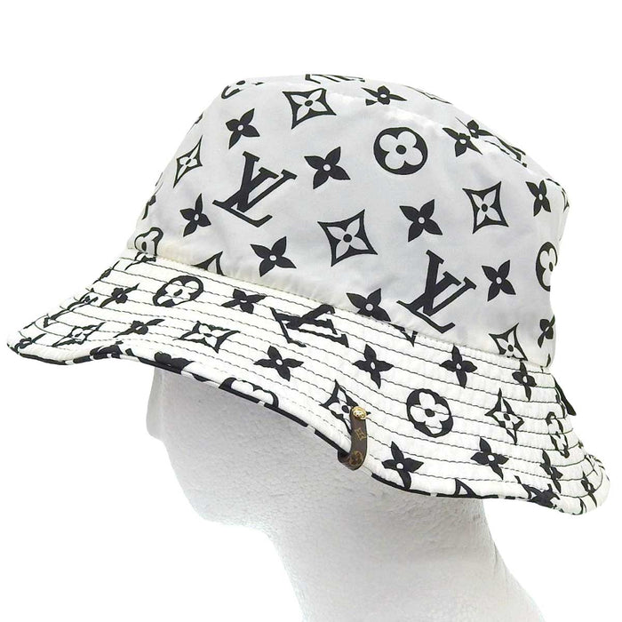 LOUIS VUITTON 
Logo LV reversibile all-over 
Cappello da pescatore in nylon con monogramma