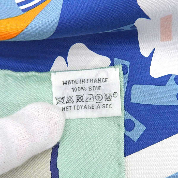 HERMES 
Silk Large 
'Kare 90 Gaucho Saddle Scarf'