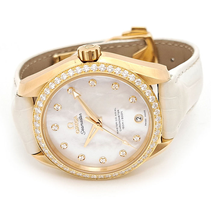 OMÉGA 
Seamaster Aqua Terra lunette en diamant cadran nacre 
Boîte avec garantie