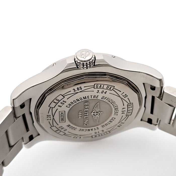 BREITLING 
Avenger II GMT Date 
With box and warranty card Avenger 2