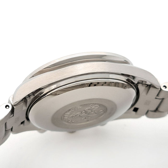 OMEGA
Speedmaster Chronograph Date
With box and warranty card