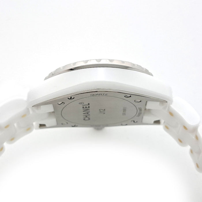 CHANEL 
J12 33 mm 
Garanti