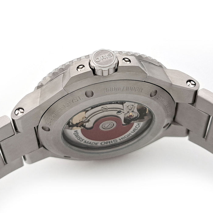 ORIS 
Aquis Date 
With box