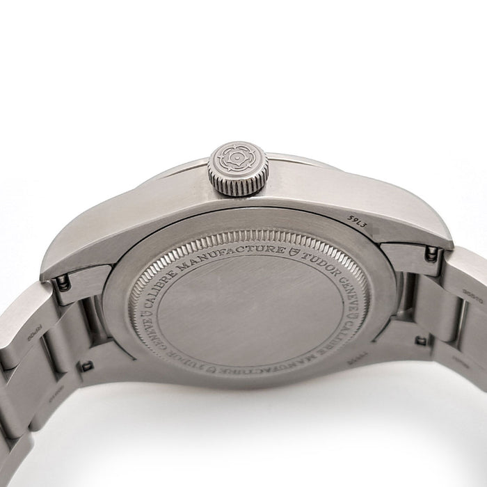 TUDOR 
Ranger 
With box and warranty card