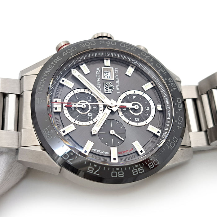 TAG HEUER 
カレラ ホイヤー01 クロノグラフ デイト 
箱ギャラ付
