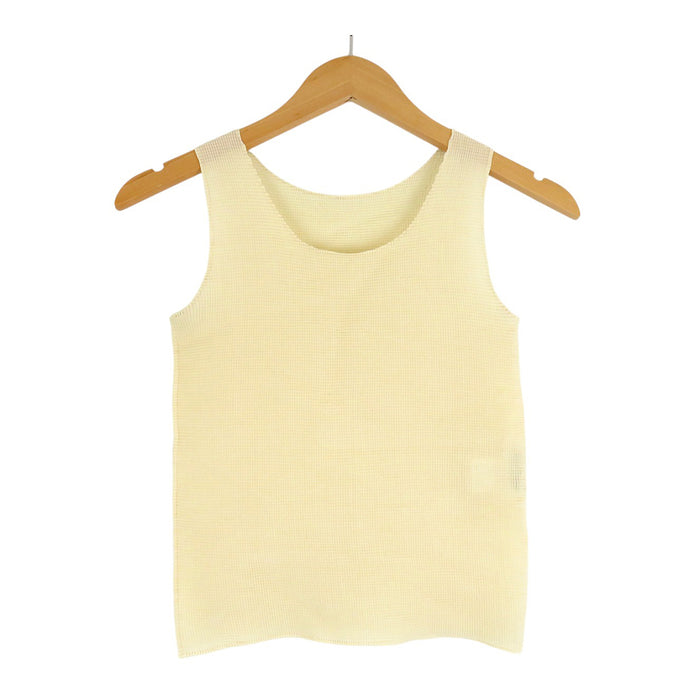 ISSEY MIYAKE 
トップス ノースリーブ 
ワッフルプリーツ タンクトップ