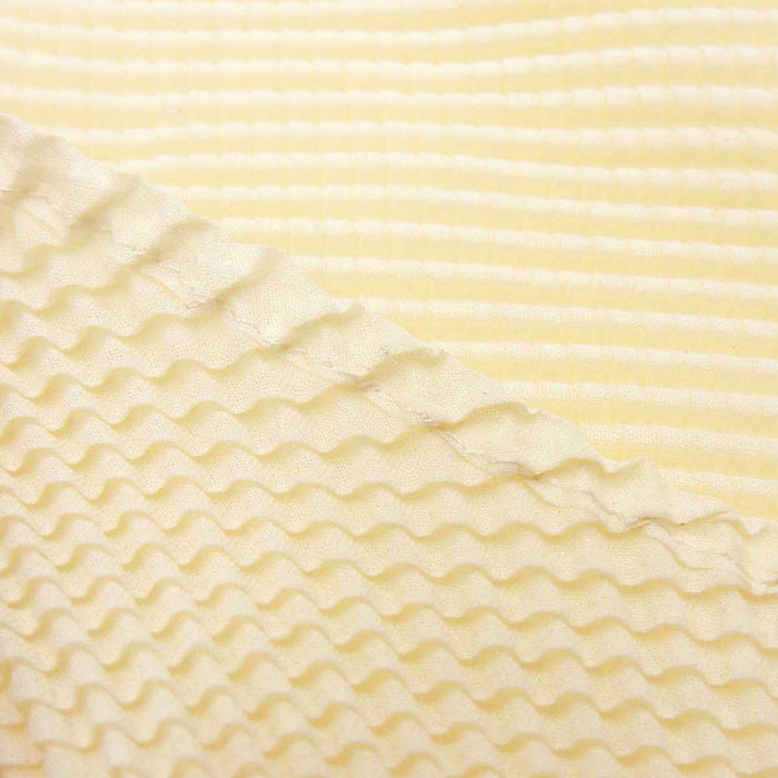 ISSEY MIYAKE 
トップス ノースリーブ 
ワッフルプリーツ タンクトップ