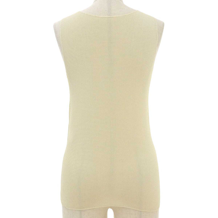 ISSEY MIYAKE 
トップス ノースリーブ 
ワッフルプリーツ タンクトップ