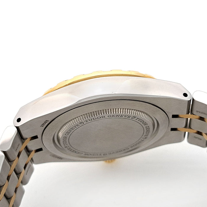 TUDOR
Royal Date 38mm Chocolate Brown Dial
With Box and Warranty Card