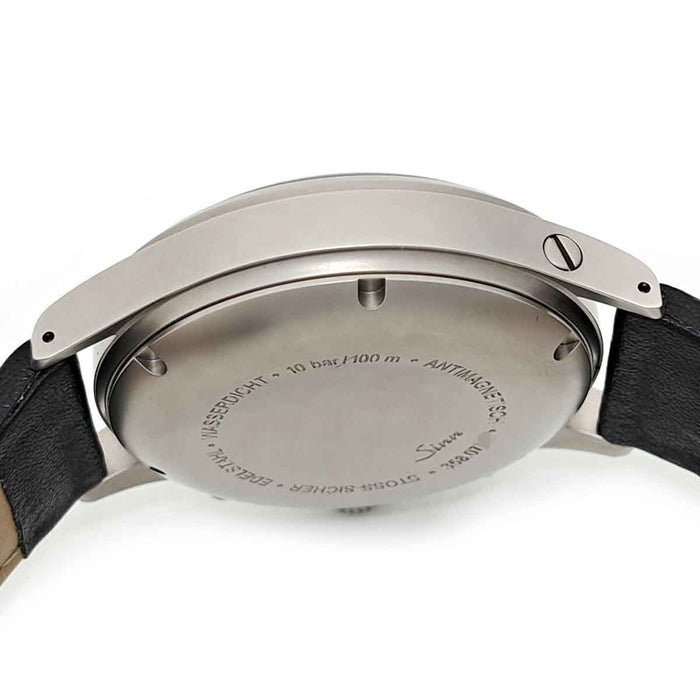 Sinn
358 Flieger Day-Date
With box and warranty card