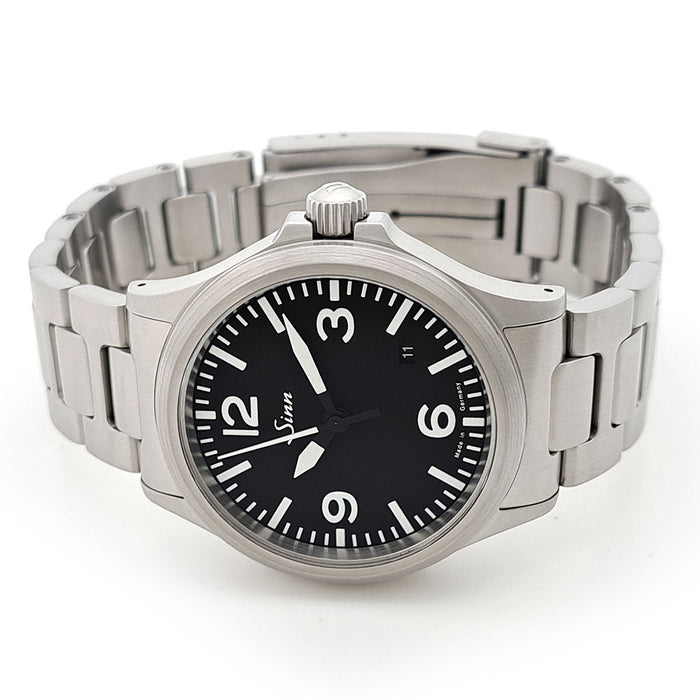 Sinn
Instrument Watch 556.A Overhauled
With Box and Warranty Card, Serviced