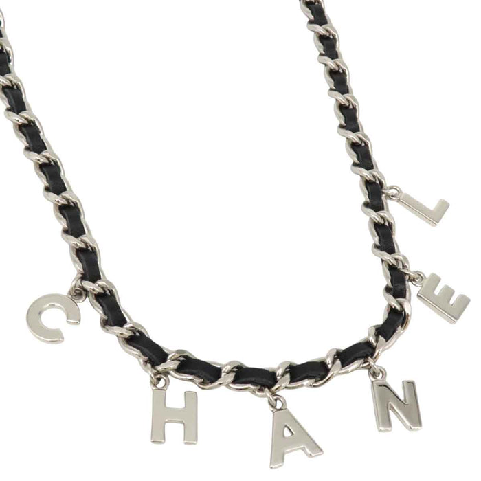 CHANEL 
COCO CC ロゴ シルバーカラーメタル 
ココマーク チェーンベルト