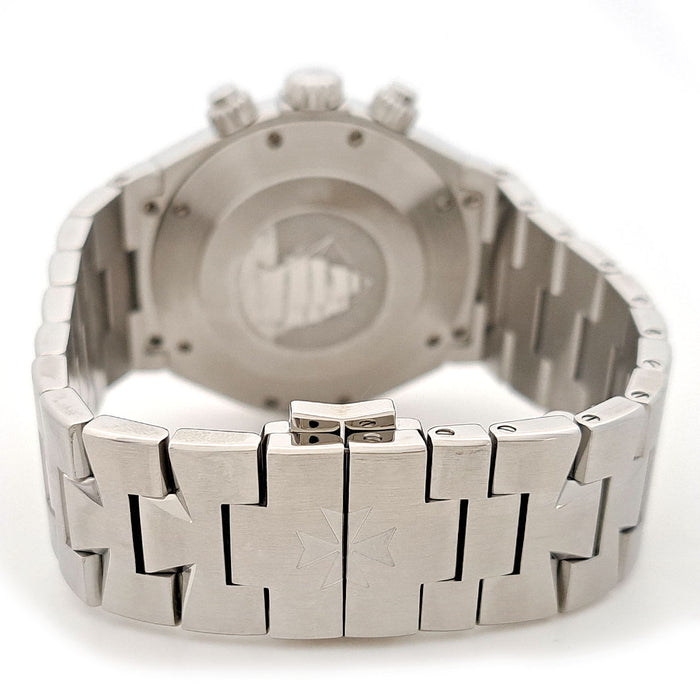 VACHERON CONSTANTIN
Overseas Chronograph Overhauled
OH completed with box and warranty card