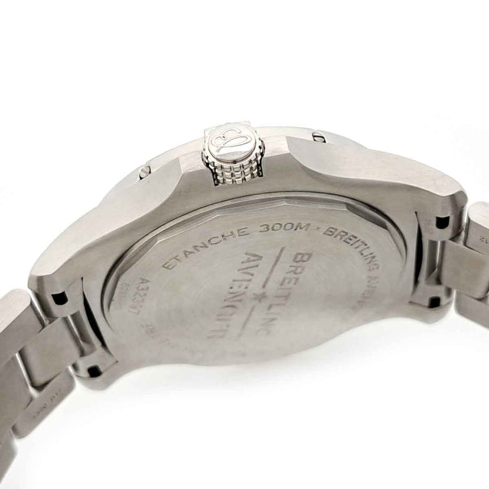 BREITLING 
Avenger Automatic GMT 43 
With box and warranty card