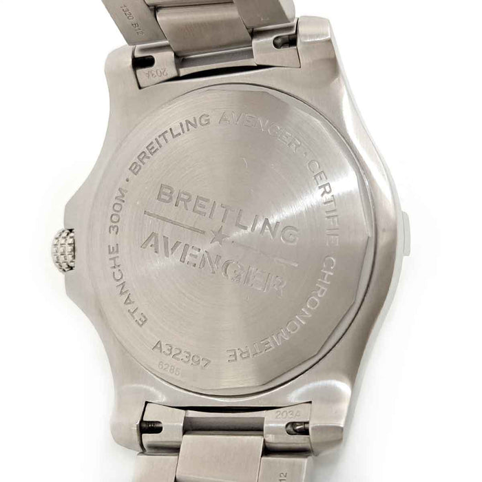 BREITLING 
Avenger Automatic GMT 43 
With box and warranty card