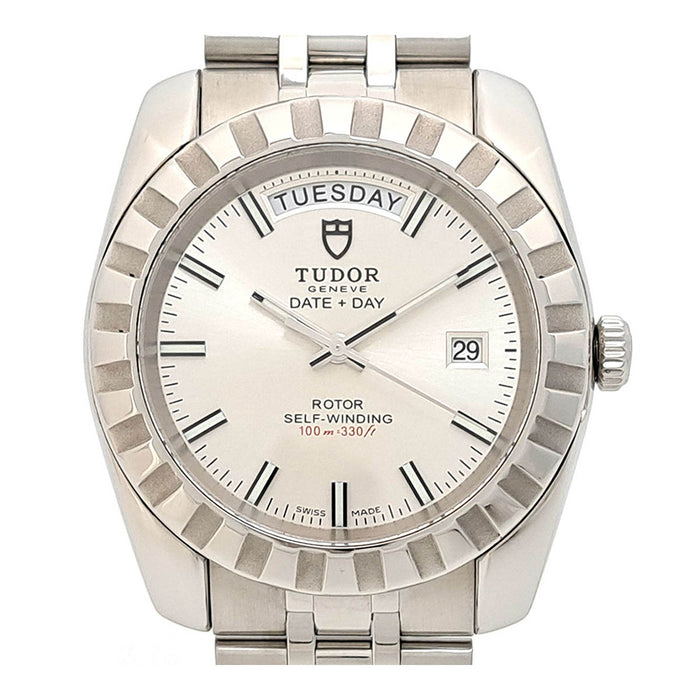 TUDOR 
Classic Day-Date