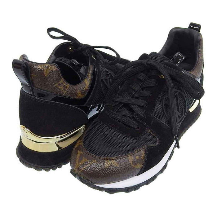 LOUIS VUITTON
LV Circle Logo Patent Leather 2022 Made
Runaway Line Sneakers
Monogram