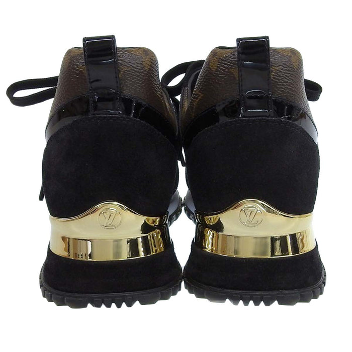 LOUIS VUITTON
LV Circle Logo Patent Leather 2022 Made
Runaway Line Sneakers
Monogram