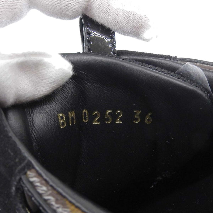 LOUIS VUITTON
LV Circle Logo Patent Leather 2022 Made
Runaway Line Sneakers
Monogram