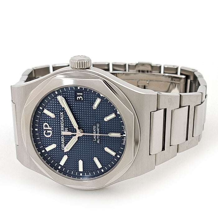 GIRARD-PERREGAUX
Laureato 42mm Date
With box and warranty card
