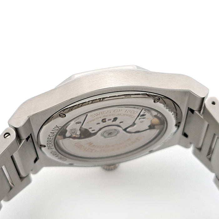 GIRARD-PERREGAUX
Laureato 42mm Date
With box and warranty card