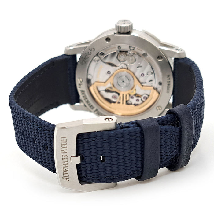 AUDEMARS PIGUET 
CODE 11.59 バイ オーデマ ピゲ ナイトブルー クラウド50 
箱ギャラ付