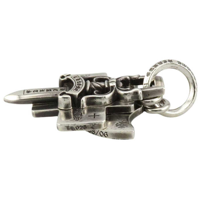 CHROME HEARTS 
3TRINKETS Shield Tokyo 1998/06 Engraving 1989/08 Engraving 
Three Trinkets Pendant Top Tokyo Limited Edition