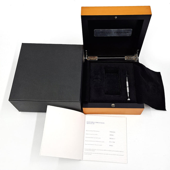 OFFICINE PANERAI
Luminor 1950 GMT 10 days
With box and warranty card