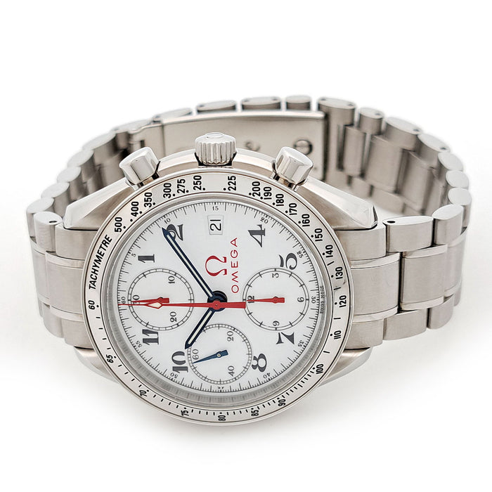 OMEGA
Speedmaster Date
With box and warranty card