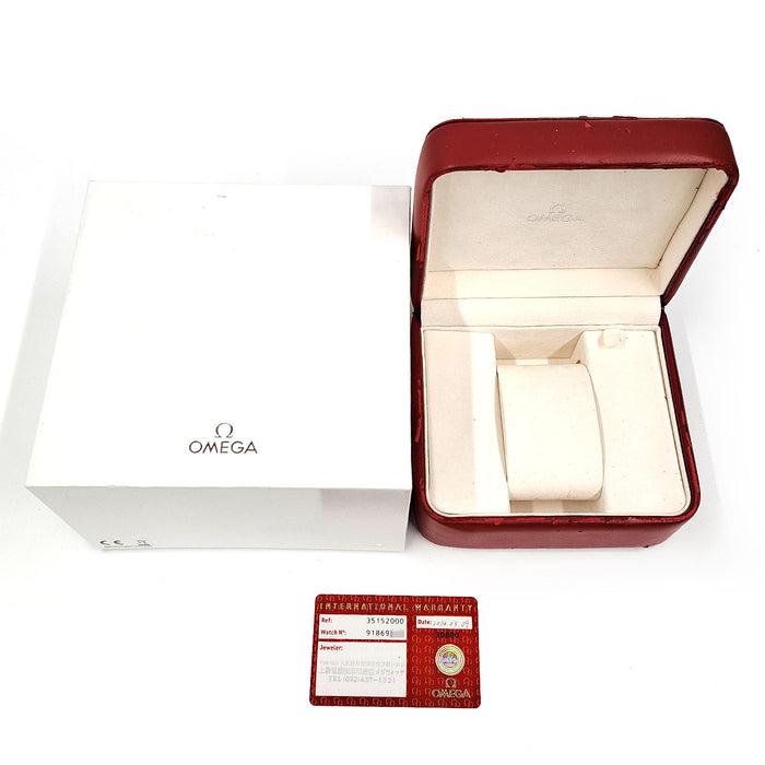 OMEGA
Speedmaster Date
With box and warranty card