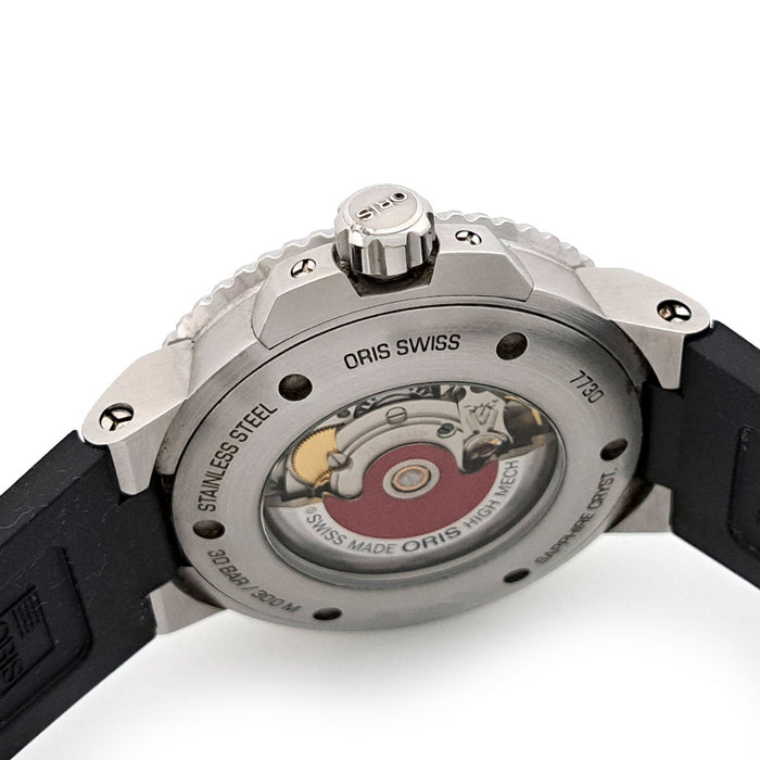 ORIS 
Aquis Date Relief 
With Box and Warranty Card