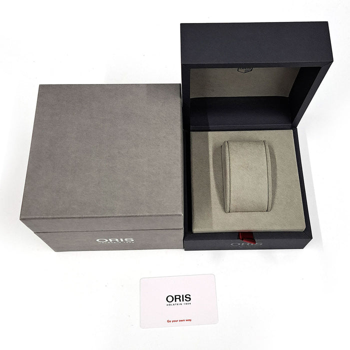 ORIS 
Aquis Date Relief 
With Box and Warranty Card