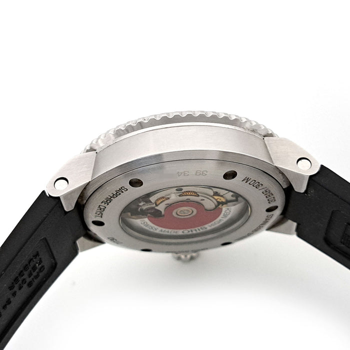 ORIS 
Aquis Date Relief 
With Box and Warranty Card