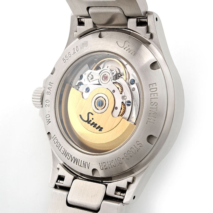 Sinn 
566 
With box and warranty card