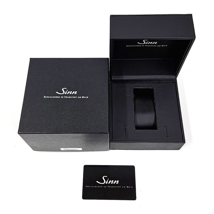 Sinn 
566 
With box and warranty card